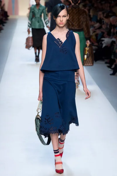 Look 24